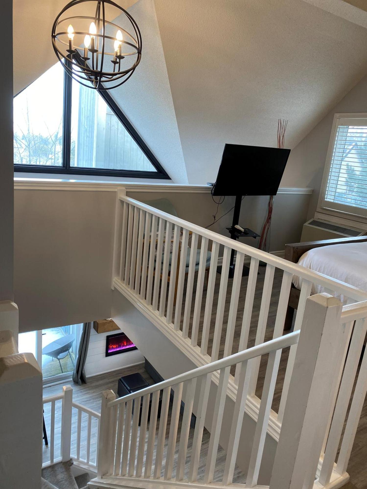 Blue Mountain 2 Story Studio Loft Blue Mountains Exterior photo